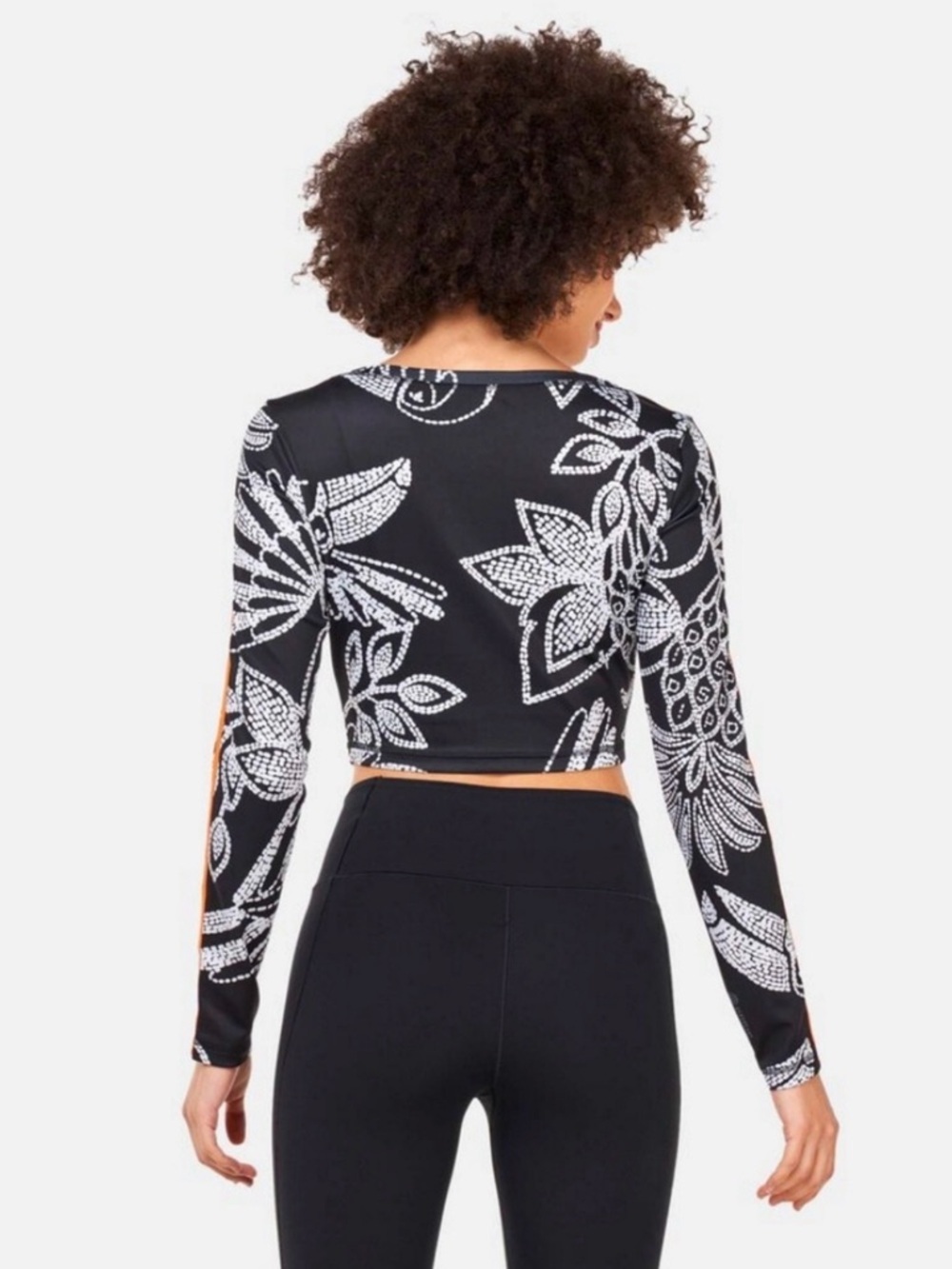 NEW FARM RIO X Adidas Crop Long Sleeve Workout Shirt Medium - Picture 3 of 11